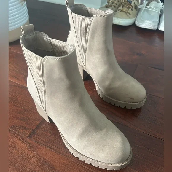 MIA Jody Ribbed Chelsea Lug Boots - Picture 5 of 8